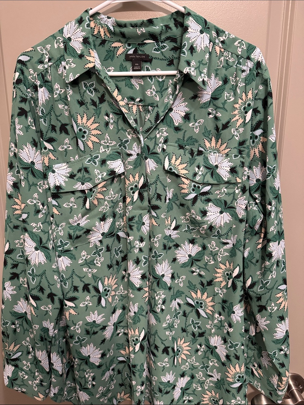 Ann Taylor Sage Green Floral Button-Front Blouse